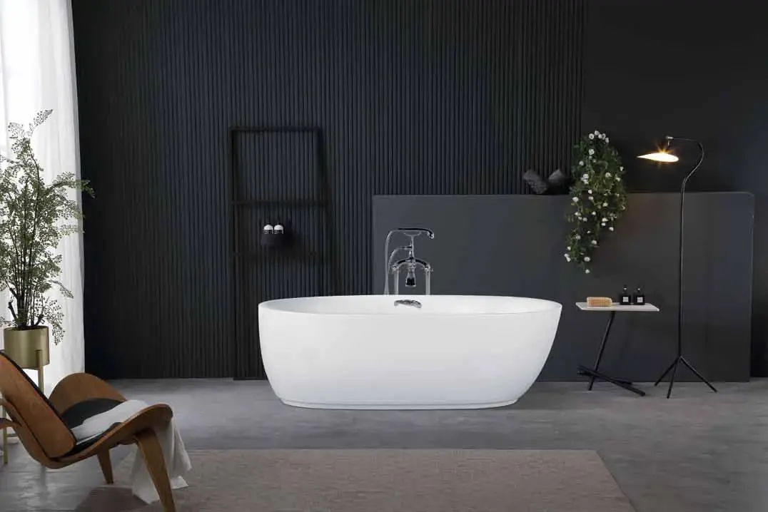 Modern freestanding baths: Two-tone freestanding bath
