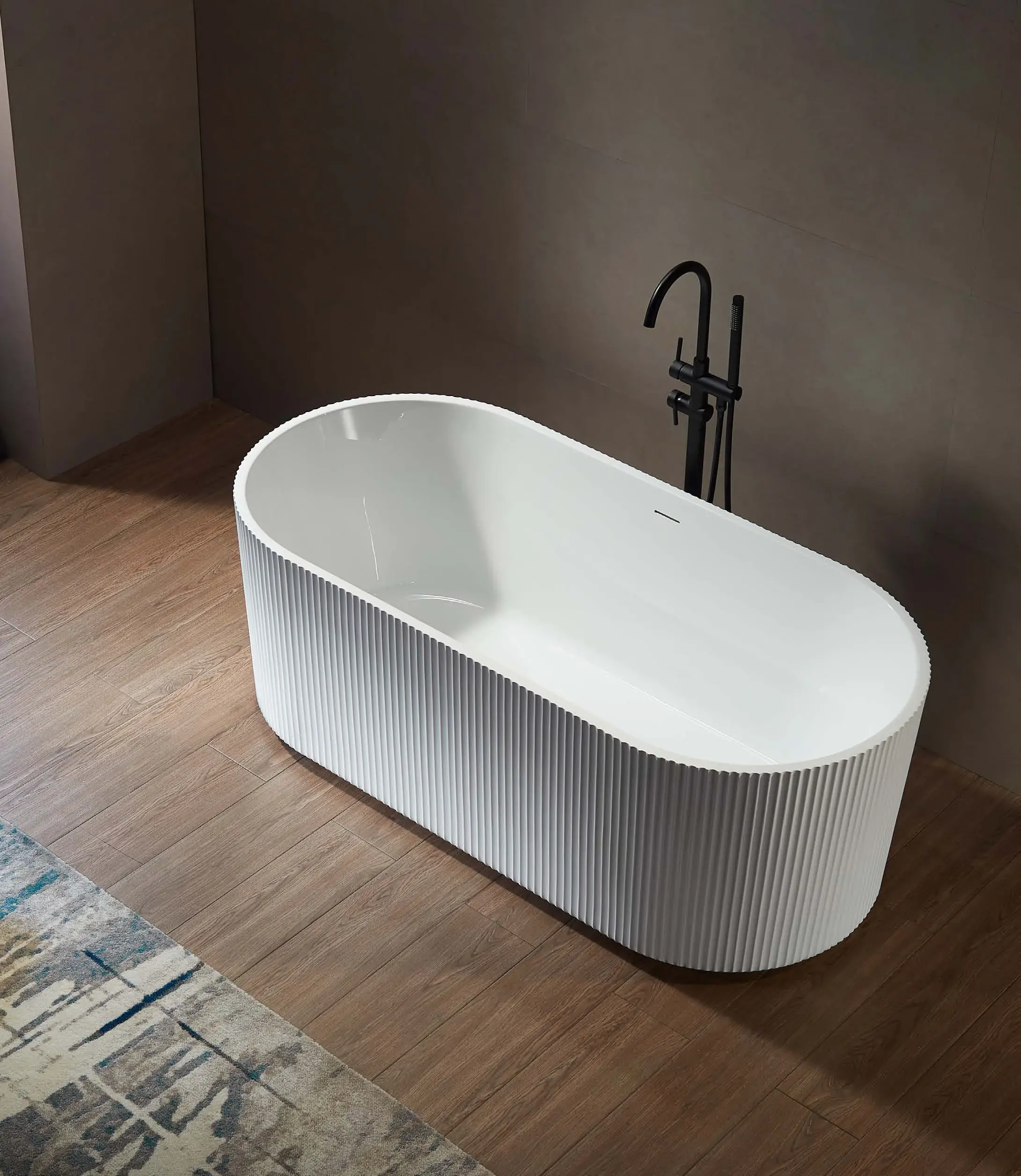 Sculptural soaking baths: Sculptural rounded soaking bath